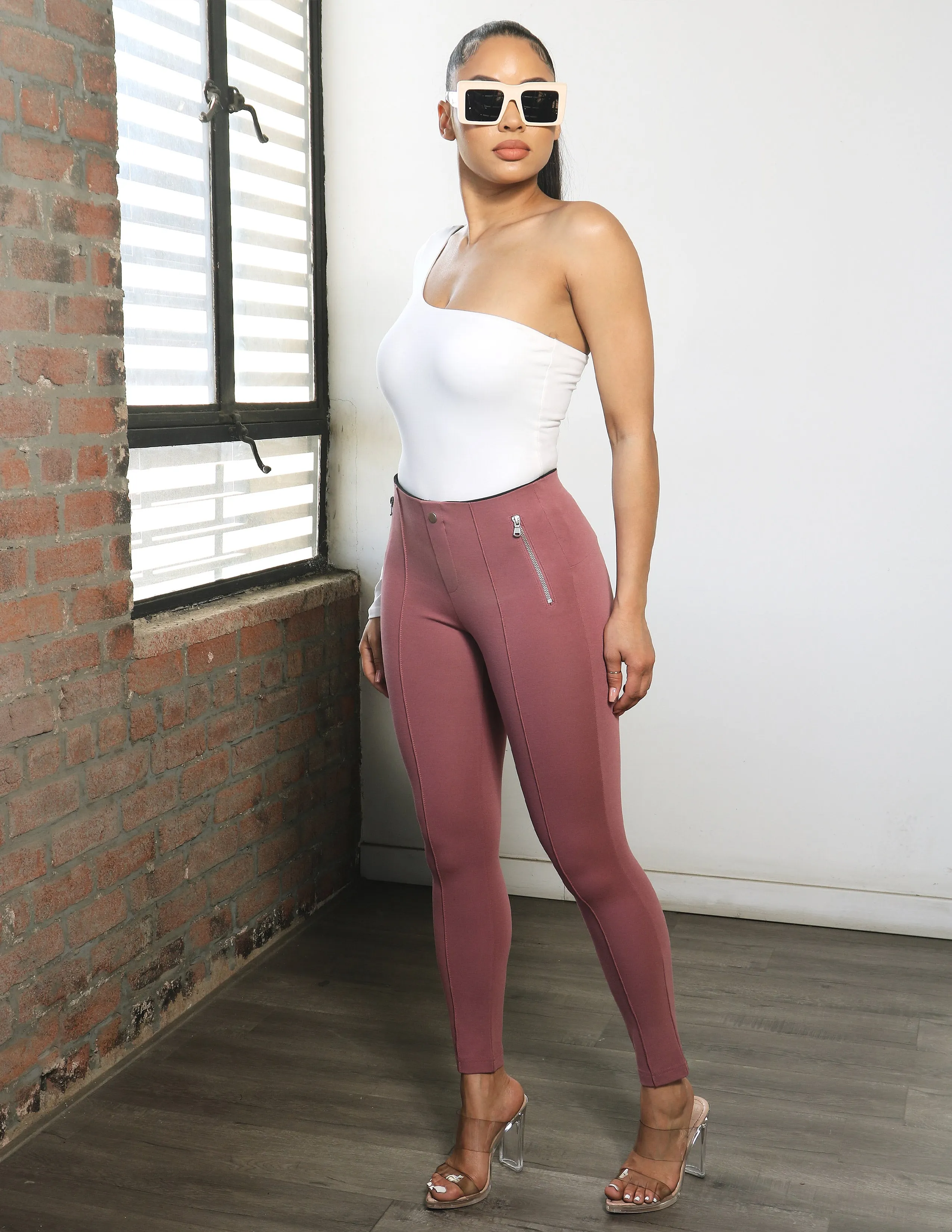 Cassie Ponte Pull On Skinny Pant